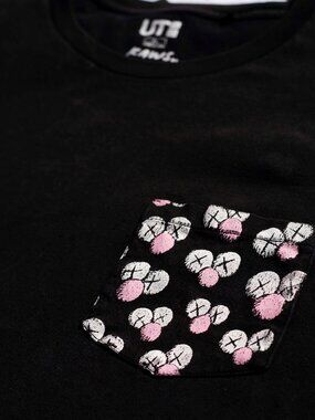 -XL- KAWS x Uniqlo Pocket Tee | Artist Pop Culture | Mens Streetwear Fashion